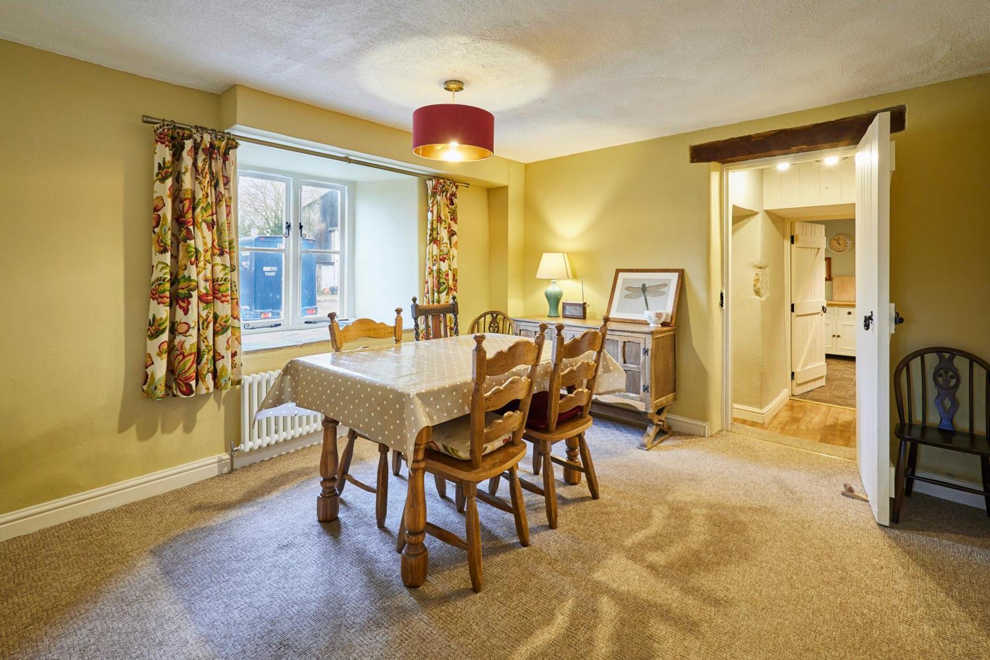 Host & Stay - Tithe Barn Cottages Easington Номер фото